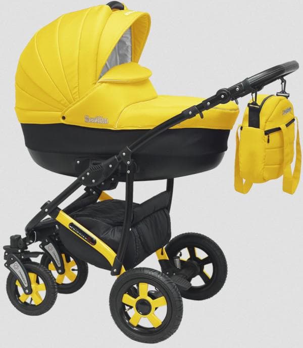 Желтая коляска для новорожденного
